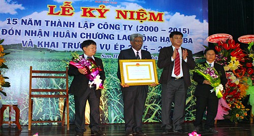 Kỷ niệm 15 năm thành lập, đón nhận Huân chương Lao động hạng ba và khai trương vụ ép 2015-2016